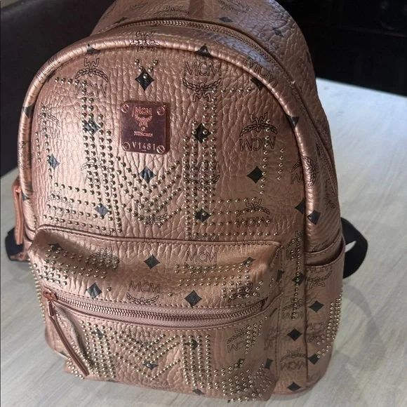 Source Unknown Visteos Metallic Rose Gold Backpack with Stud Accents - Picture 3 of 15